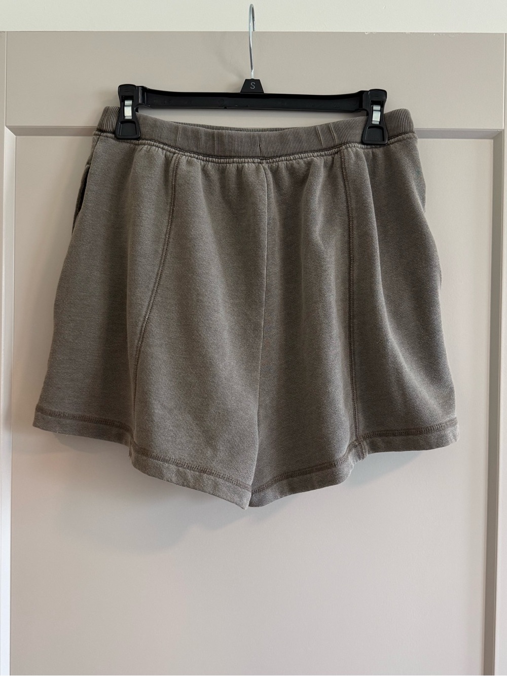 Free People Movement Back Me Up Shorts Olive, size S, like new! - Picture 4 of 7